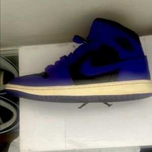 Nike Men's Purple and Black High-Top Sneakers
